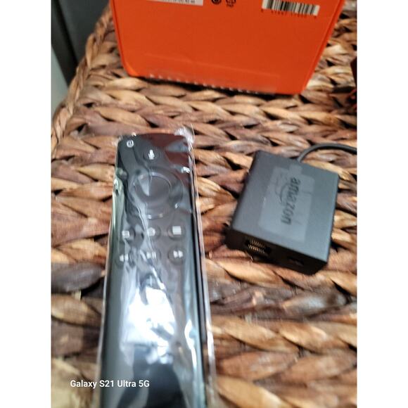 Amazon Fire TV Cube Hands-Free Streaming Device Alexa 4K Ultra HD 2nd Gen NewBox - Picture 4 of 16